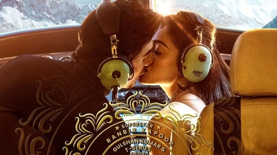  Ranbir Kapoor and Rashmika Mandanna Share a Passionate Kiss in New Song Poster for ‘Animal’